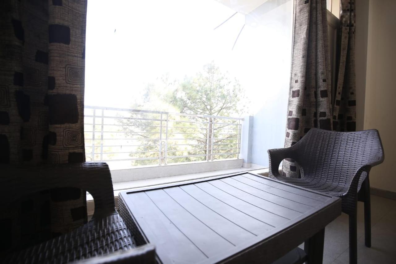 Sky Home Train View Kasauli Kültér fotó